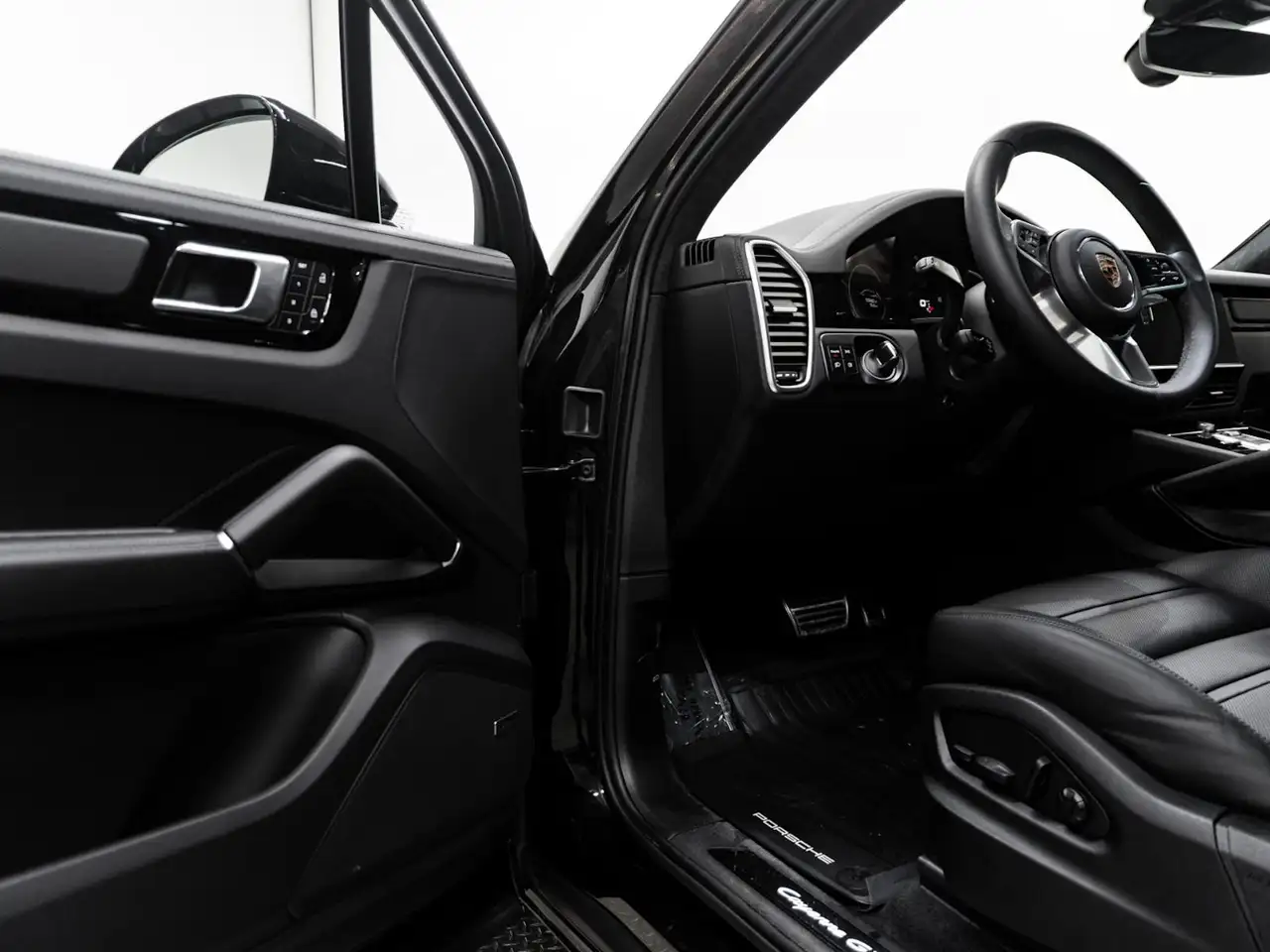 Porsche Cayenne снимка Porsche Cayenne
