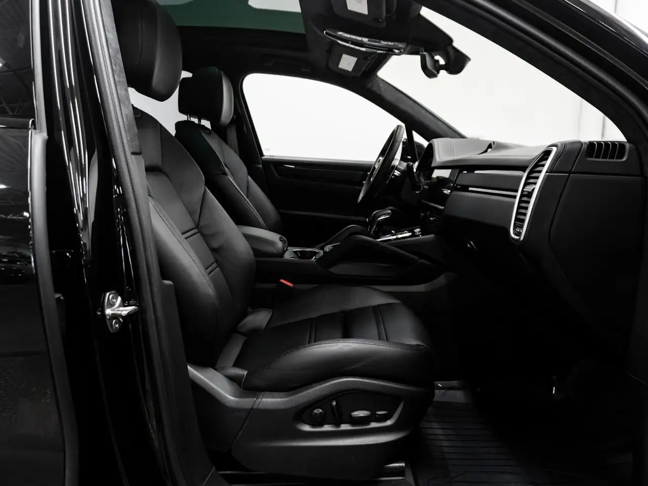 Porsche Cayenne снимка Porsche Cayenne