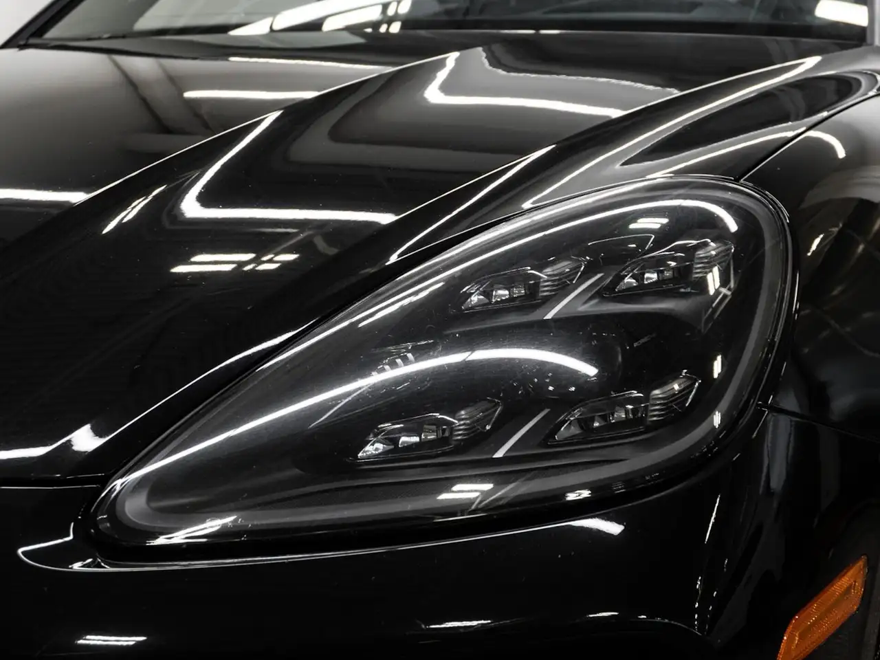 Porsche Cayenne снимка Porsche Cayenne