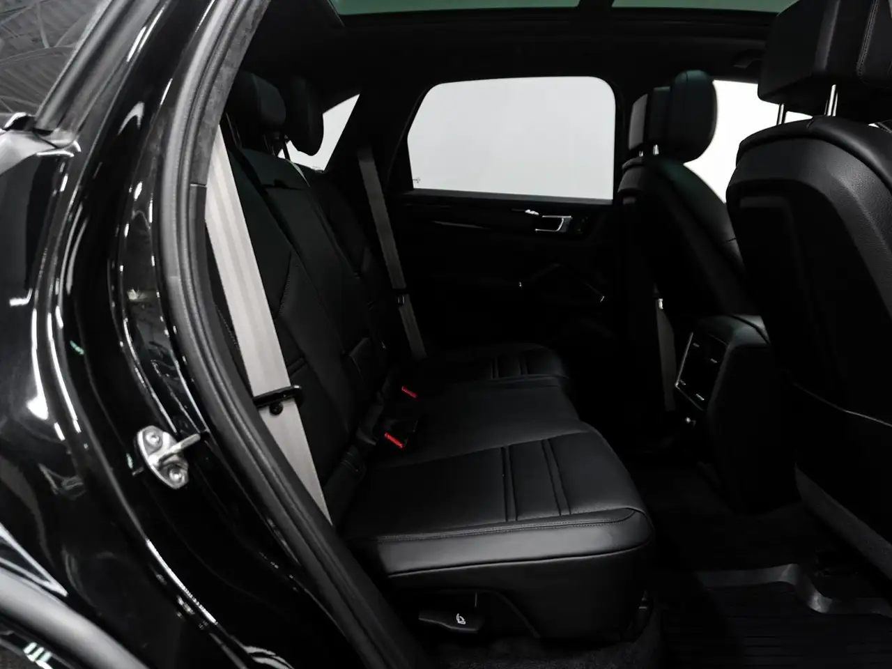 Porsche Cayenne снимка Porsche Cayenne