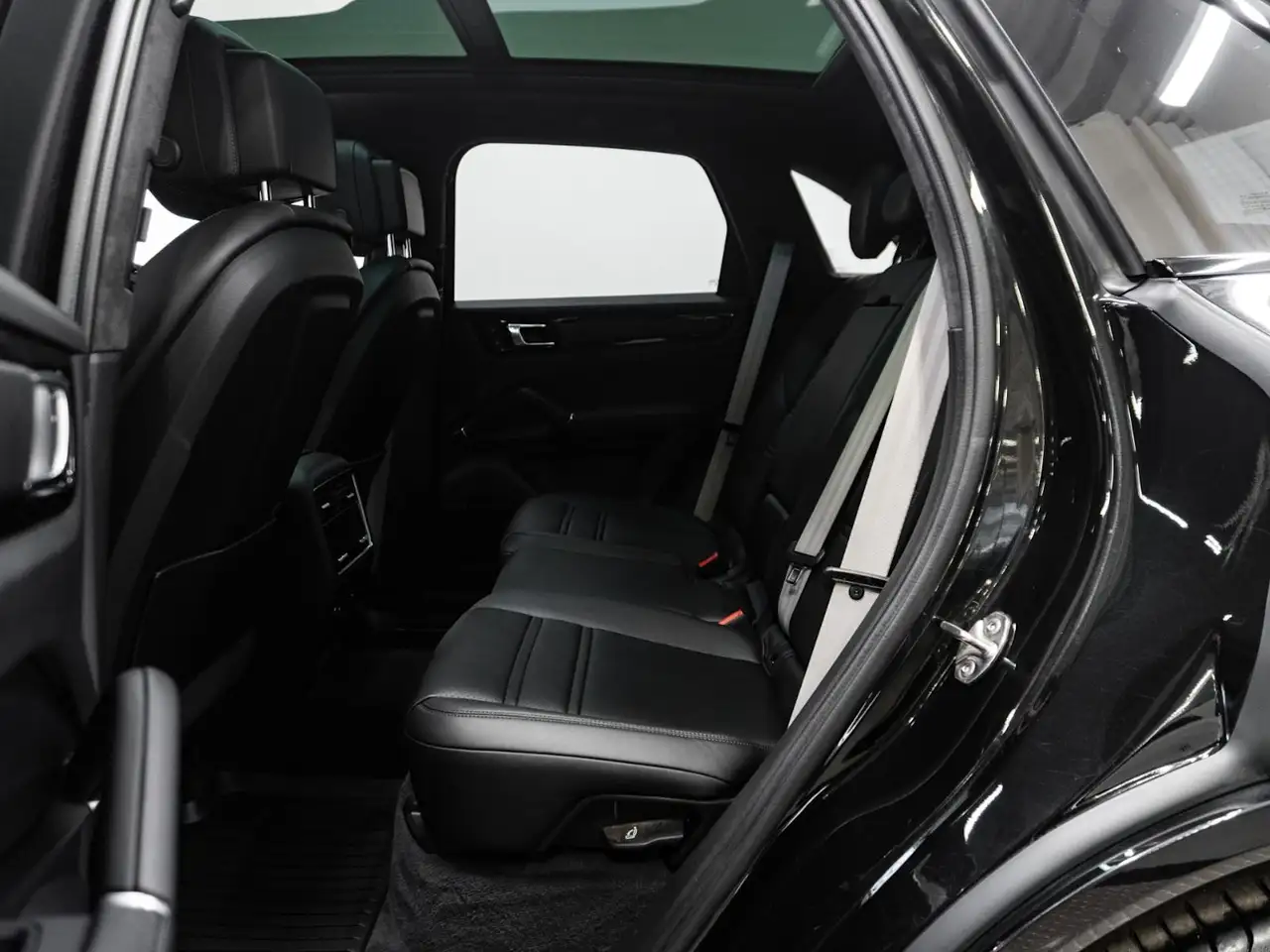 Porsche Cayenne снимка Porsche Cayenne