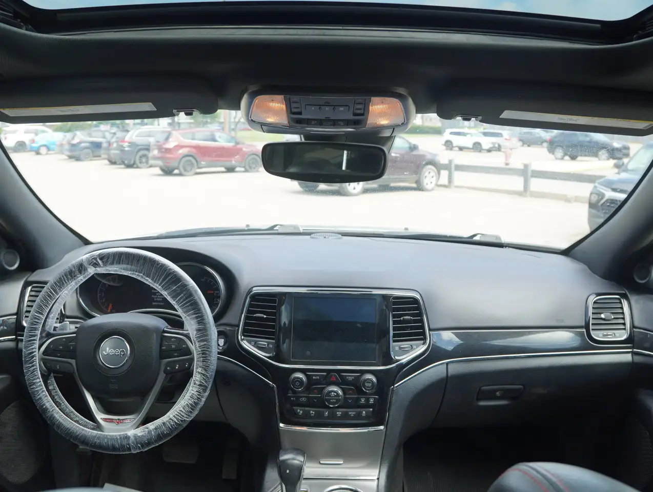 Jeep Grand Cherokee снимка Jeep Grand Cherokee