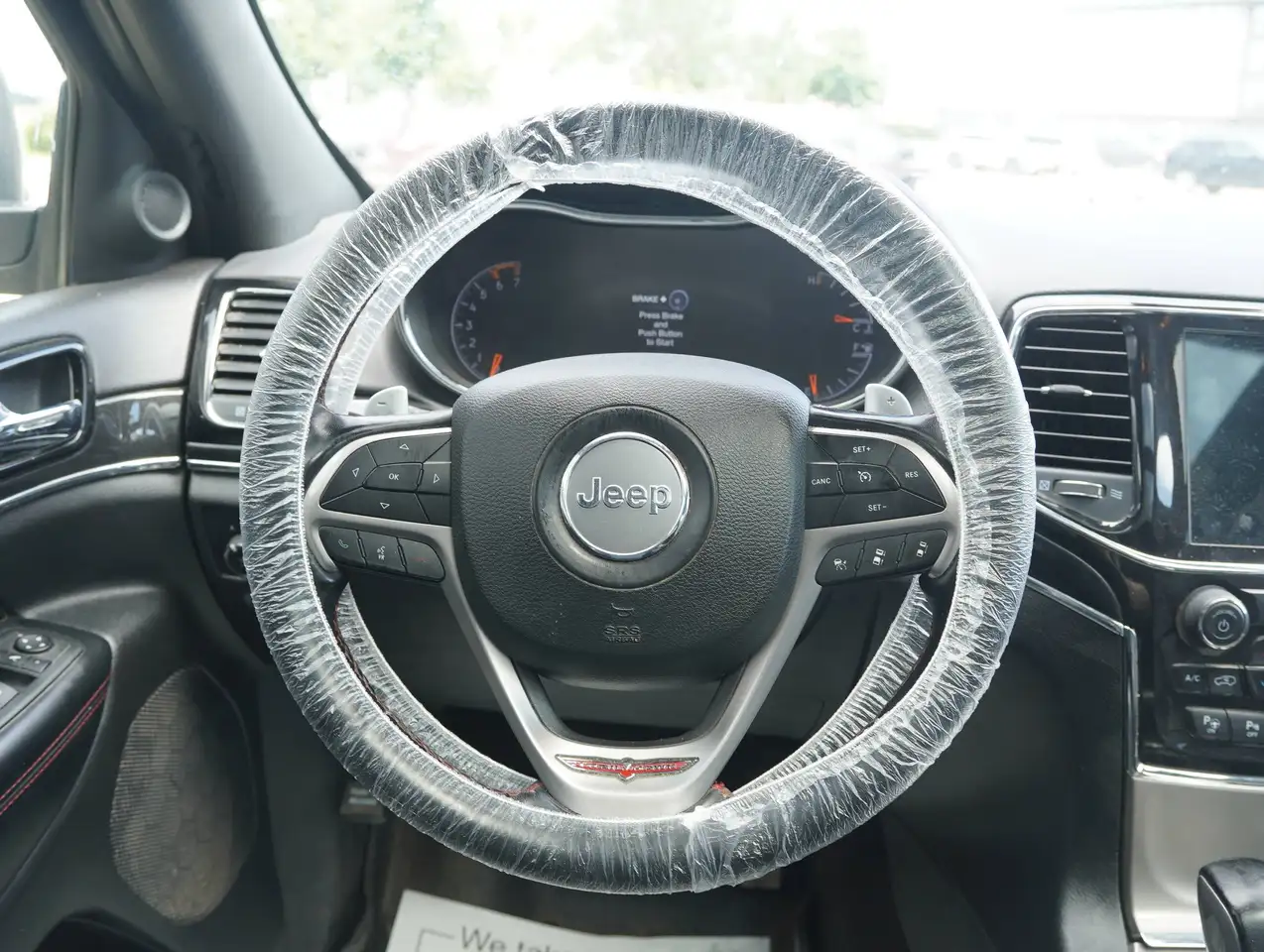 Jeep Grand Cherokee снимка Jeep Grand Cherokee