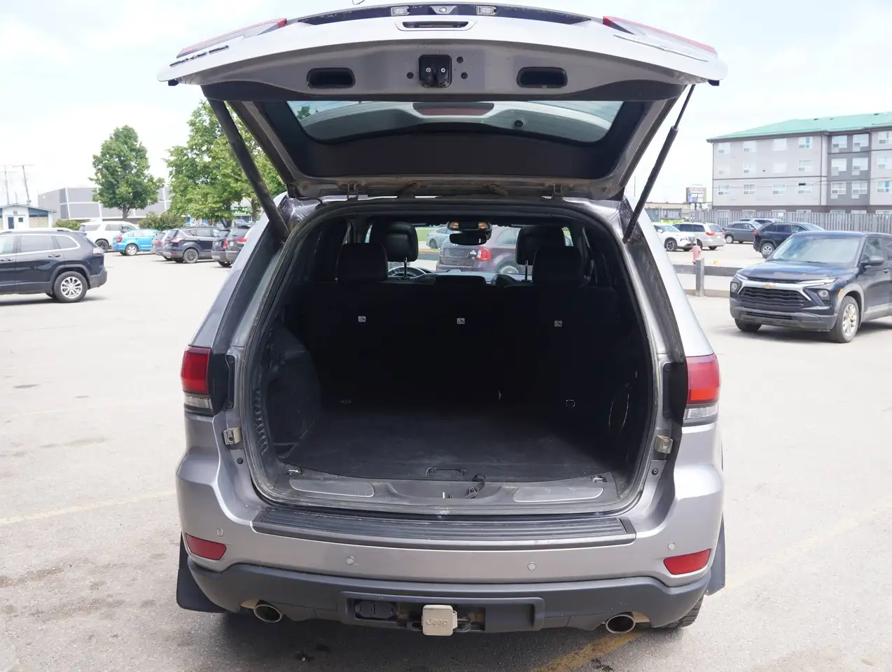 Jeep Grand Cherokee снимка Jeep Grand Cherokee