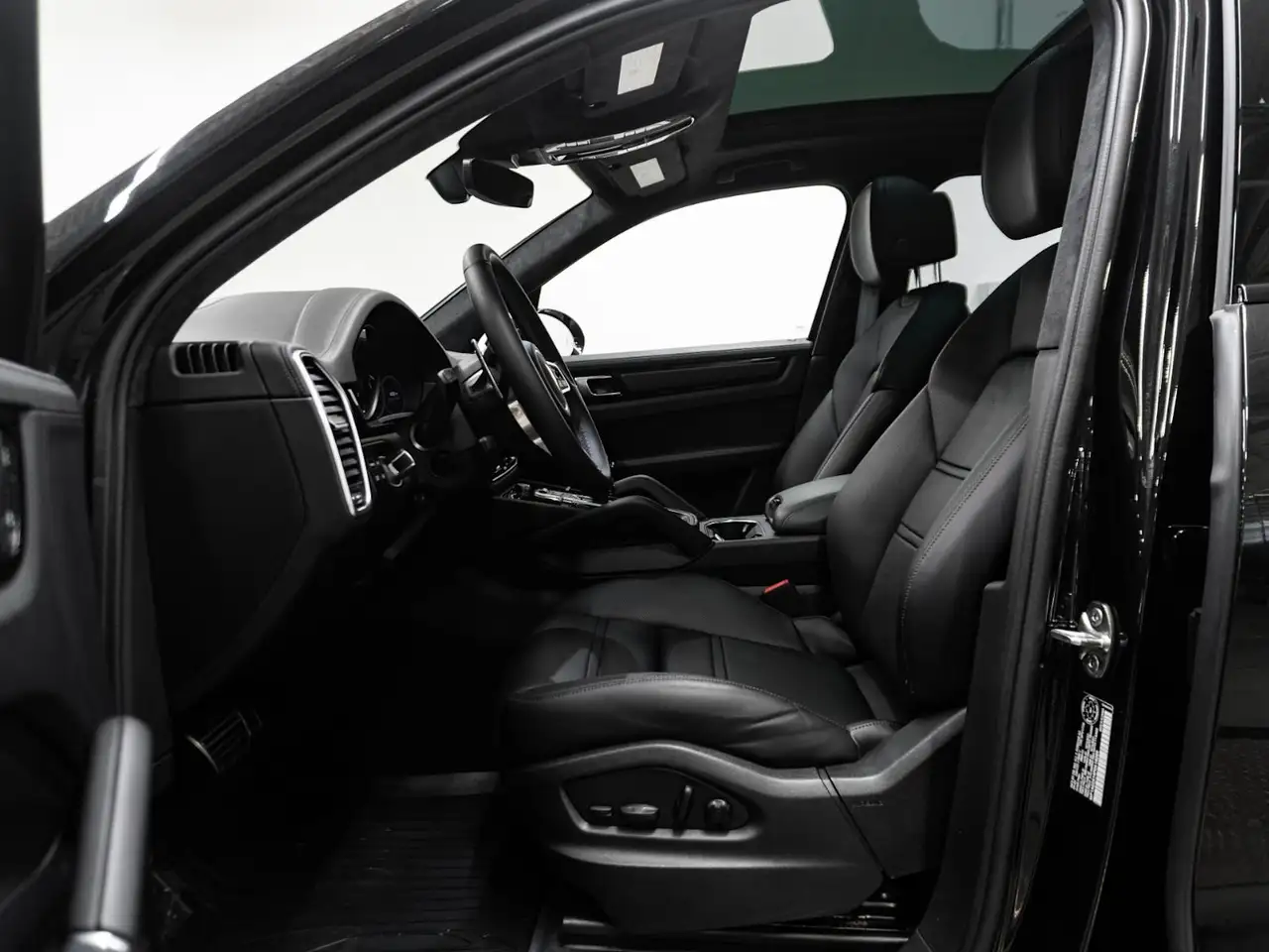 Porsche Cayenne снимка Porsche Cayenne