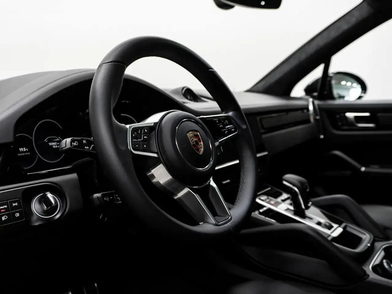 Porsche Cayenne снимка Porsche Cayenne