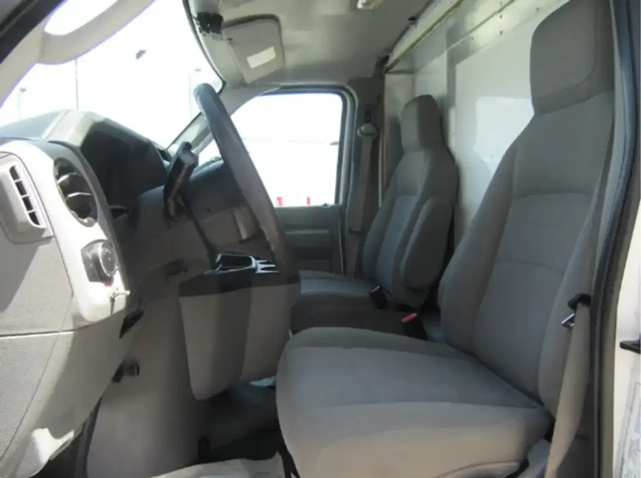 2023 Ford E-450