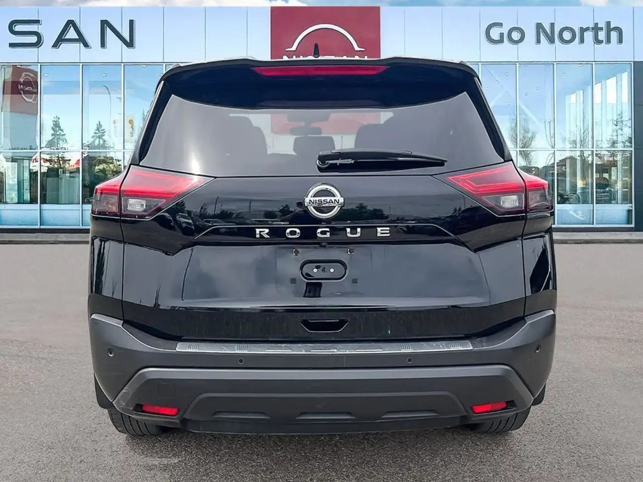 Nissan Rogue снимка Nissan Rogue