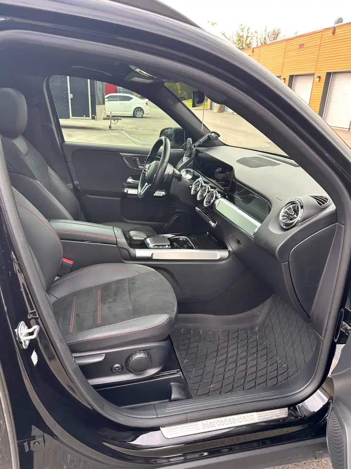 Mercedes-Benz GLB fotografie Mercedes-Benz GLB