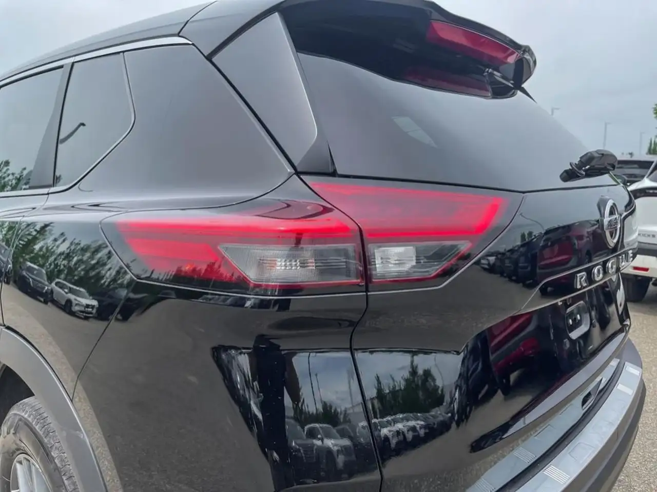 Nissan Rogue снимка Nissan Rogue