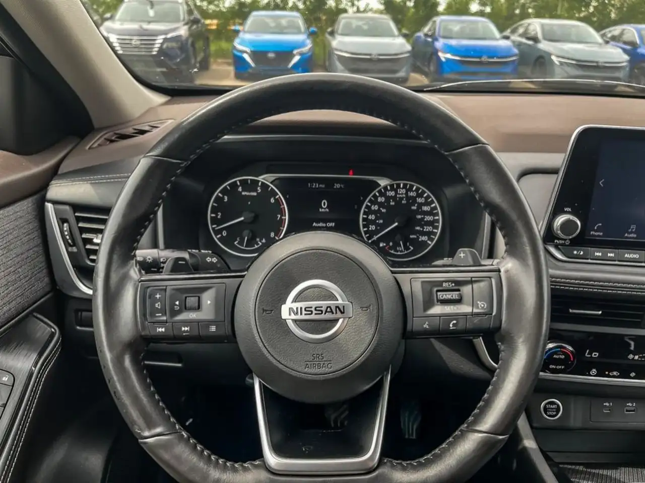 Nissan Rogue снимка Nissan Rogue