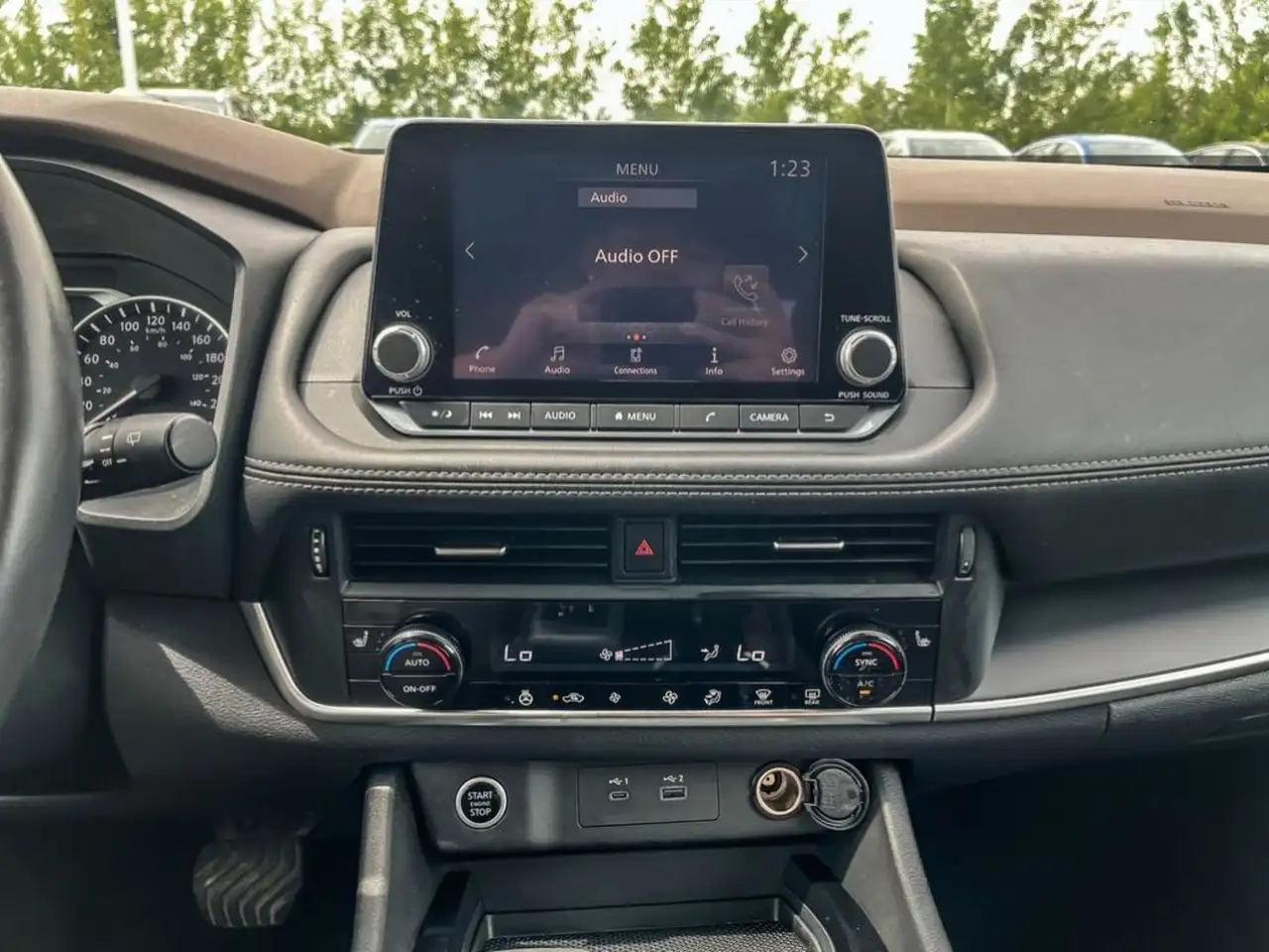Nissan Rogue снимка Nissan Rogue