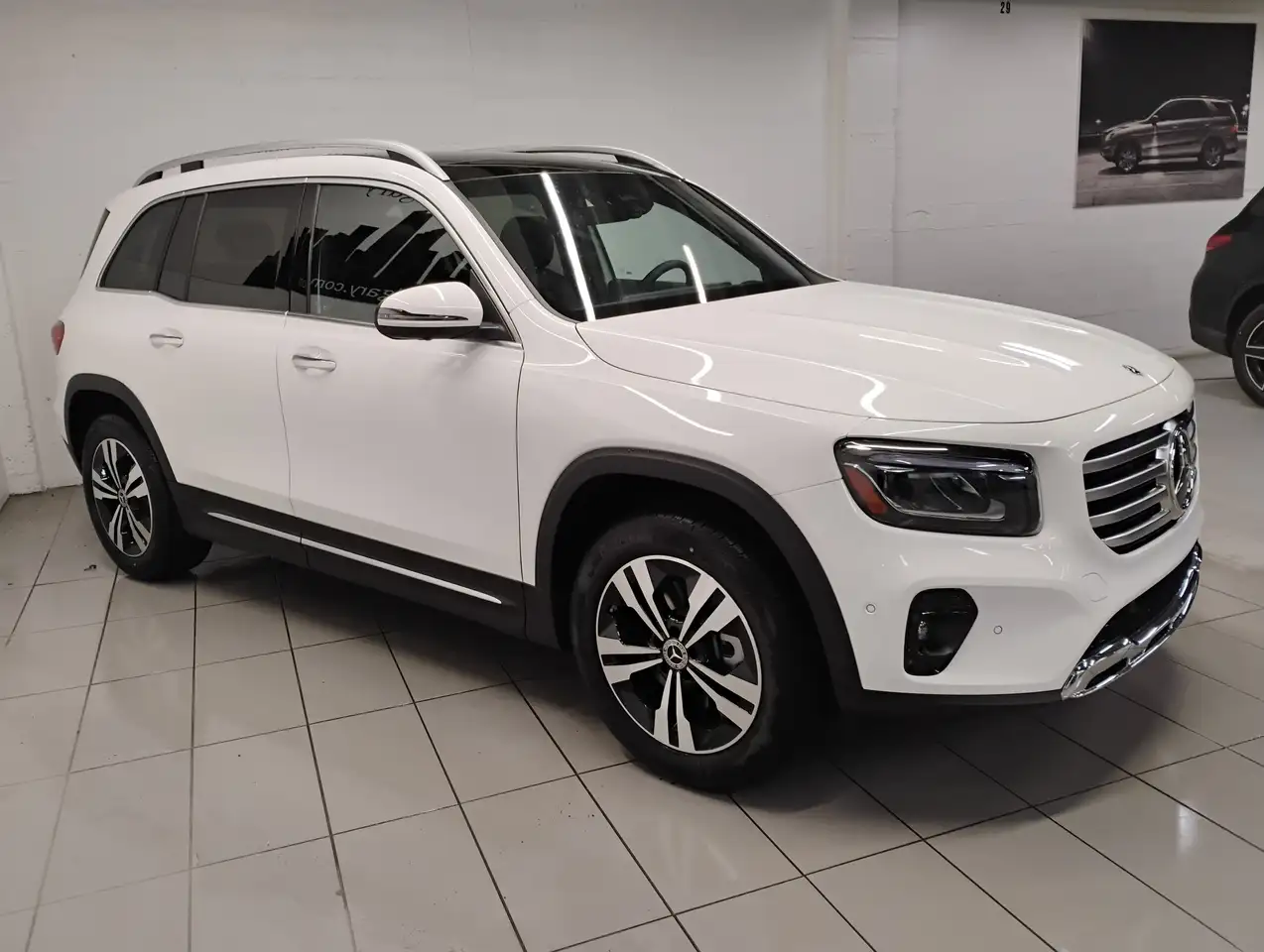 Mercedes-Benz GLB снимка Mercedes-Benz GLB