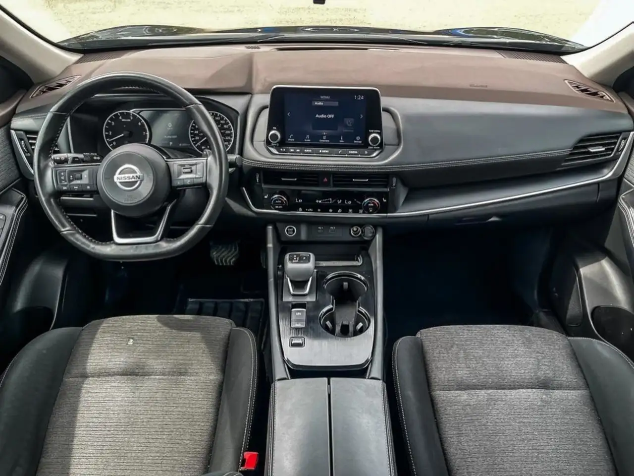 Nissan Rogue снимка Nissan Rogue