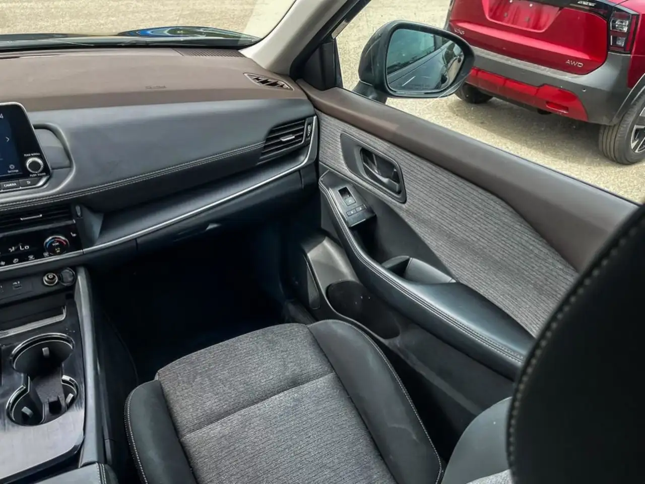 Nissan Rogue снимка Nissan Rogue