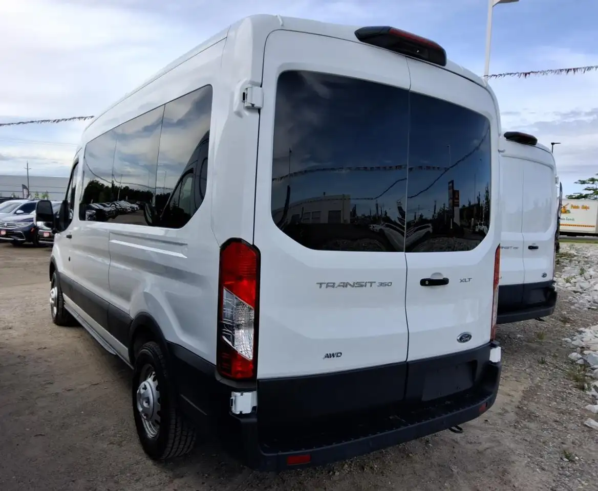 Ford Transit Passenger Wagon снимка Ford Transit Passenger Wagon