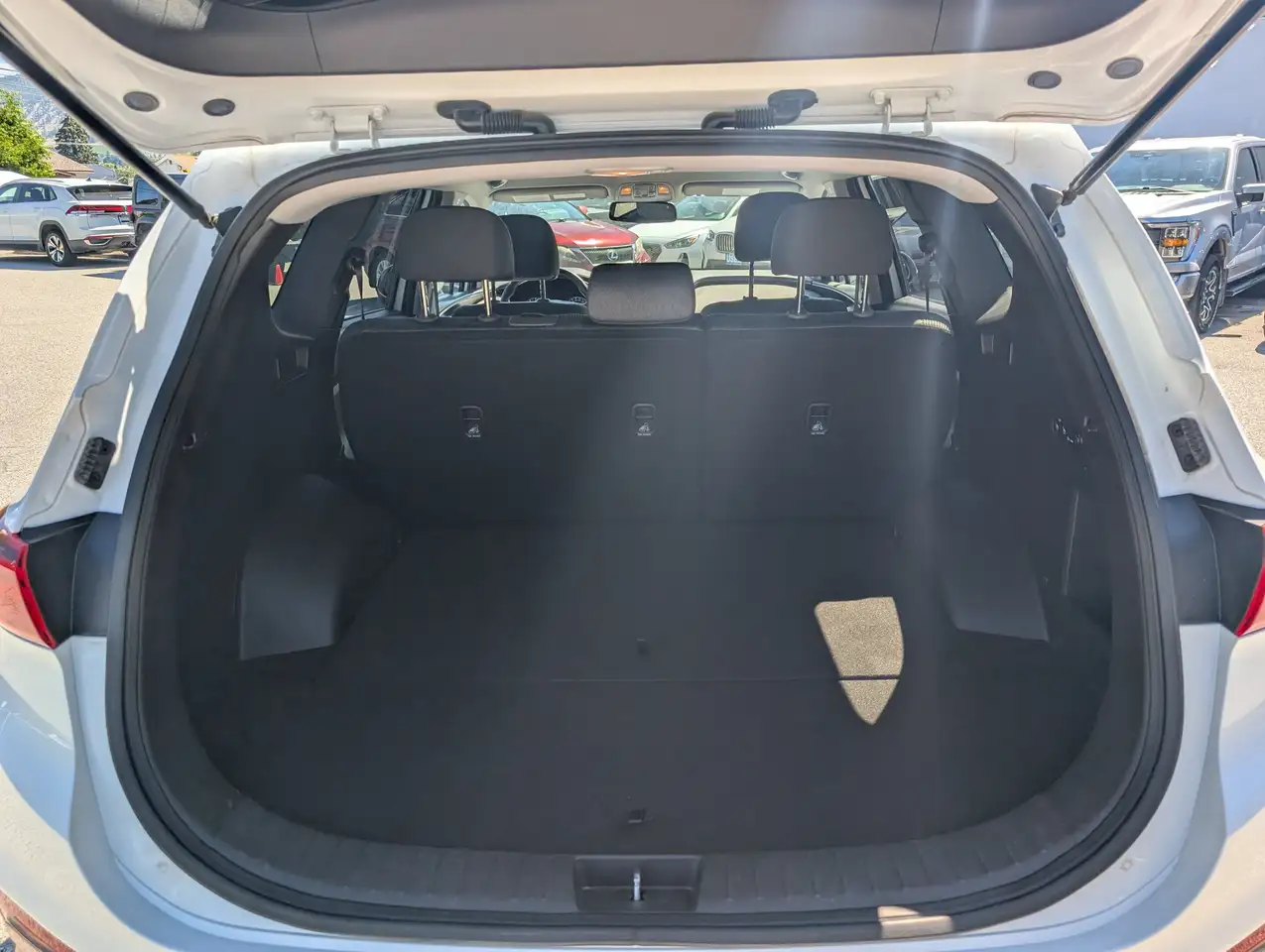 Hyundai SANTA FE photo Hyundai SANTA FE