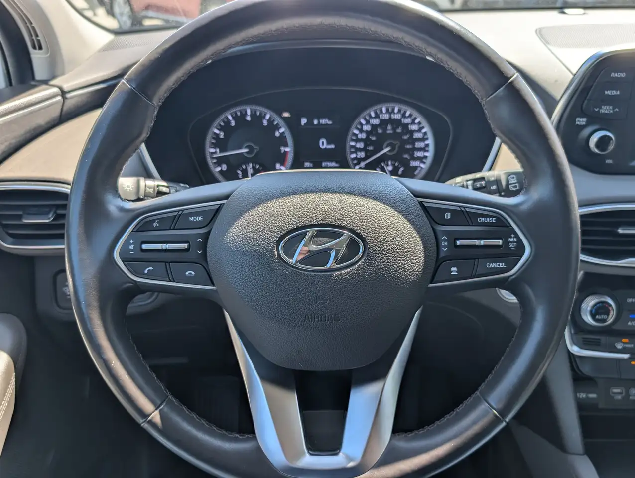 Hyundai SANTA FE photo Hyundai SANTA FE