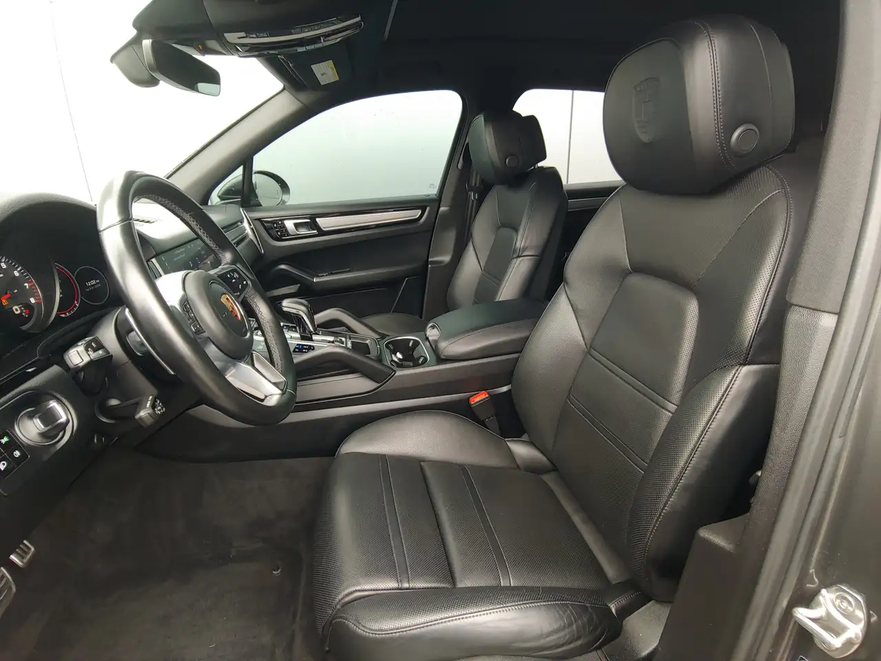Porsche Cayenne снимка Porsche Cayenne