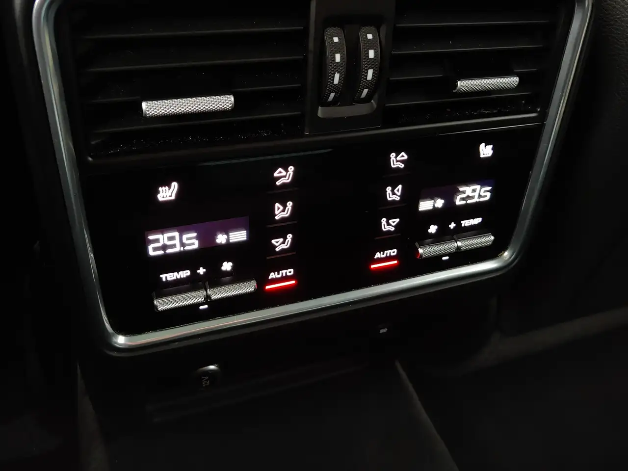 Porsche Cayenne снимка Porsche Cayenne