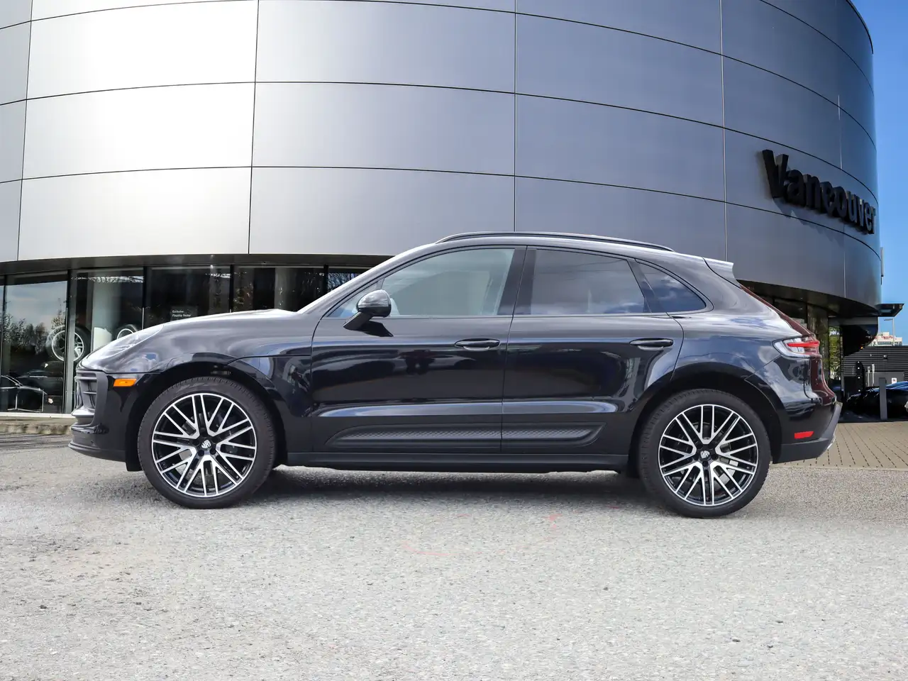 Porsche Macan photo Porsche Macan
