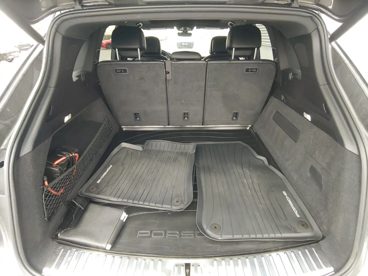 Porsche Cayenne снимка Porsche Cayenne