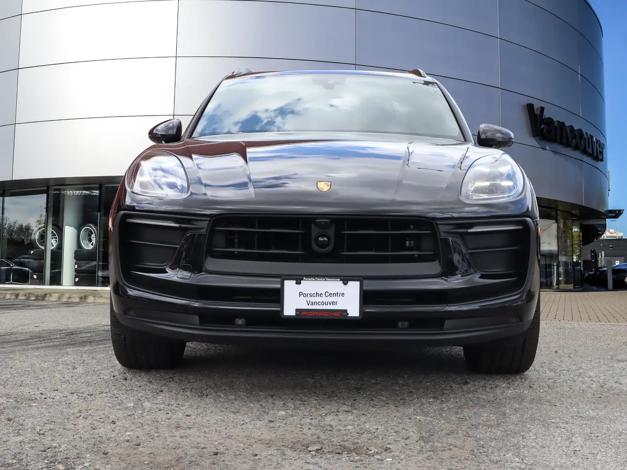 Porsche Macan photo Porsche Macan