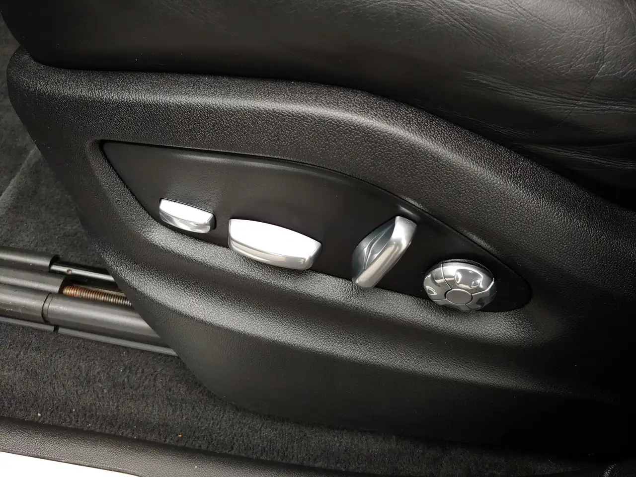 Porsche Cayenne снимка Porsche Cayenne