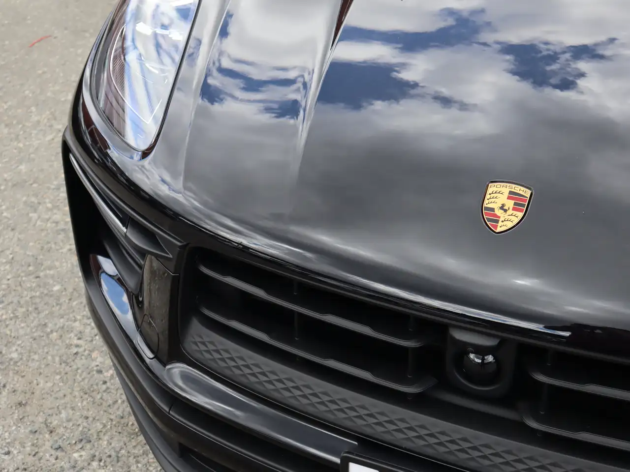 Porsche Macan photo Porsche Macan