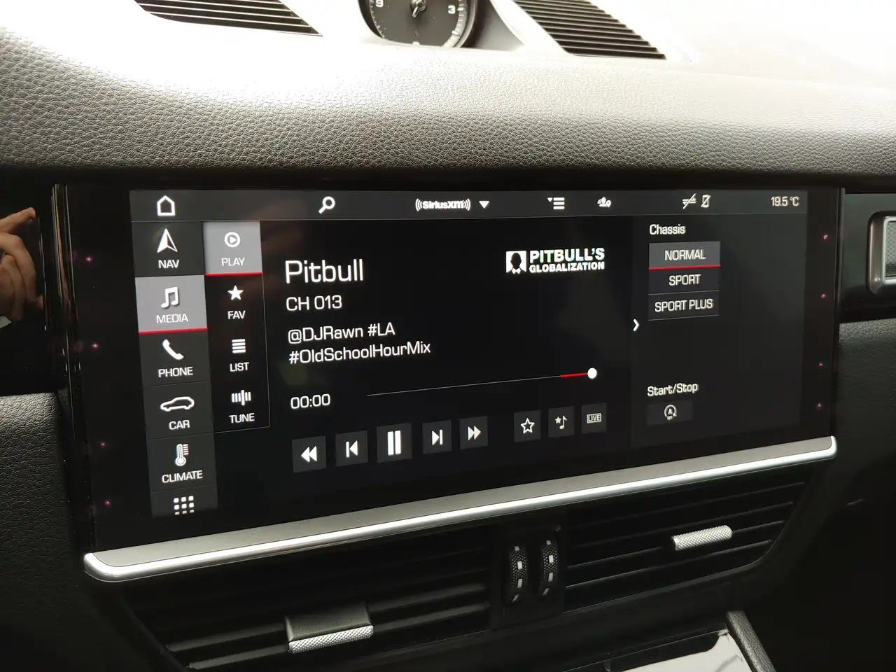 Porsche Cayenne снимка Porsche Cayenne
