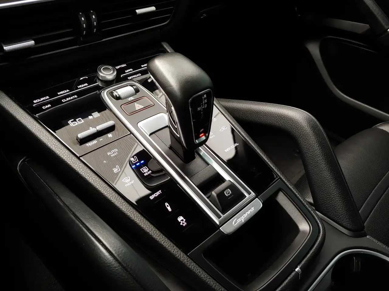 Porsche Cayenne снимка Porsche Cayenne