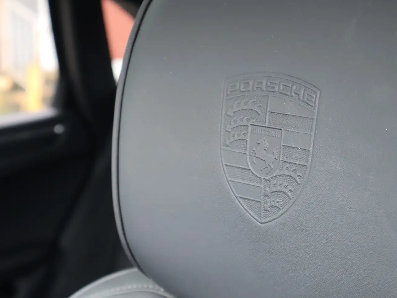 Porsche Macan photo Porsche Macan
