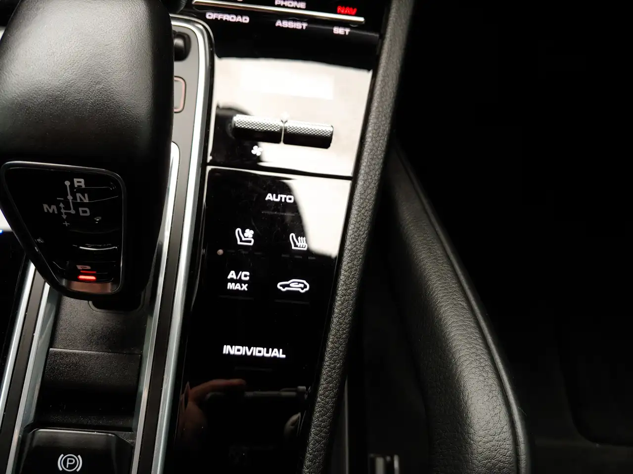 Porsche Cayenne снимка Porsche Cayenne