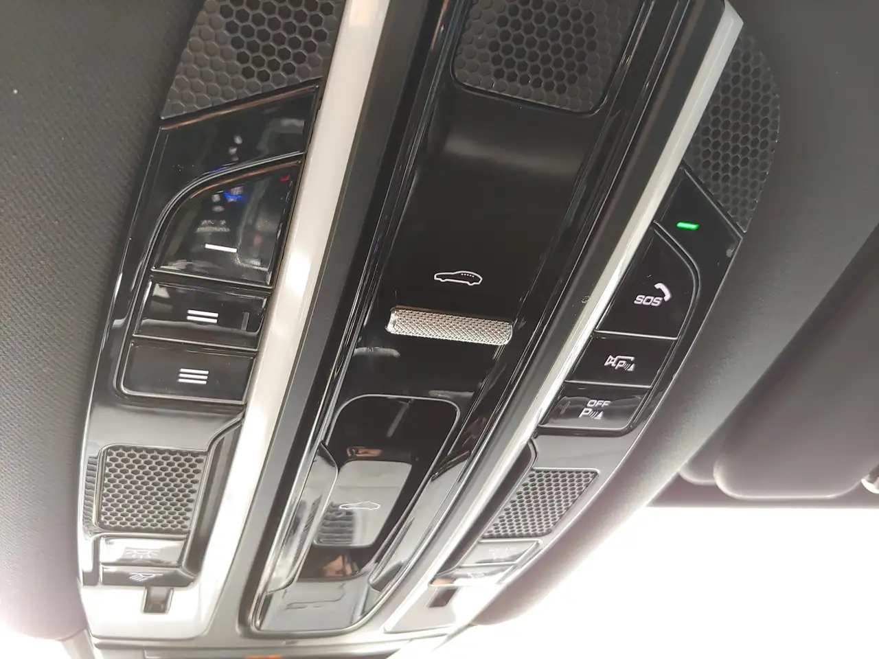 Porsche Cayenne снимка Porsche Cayenne