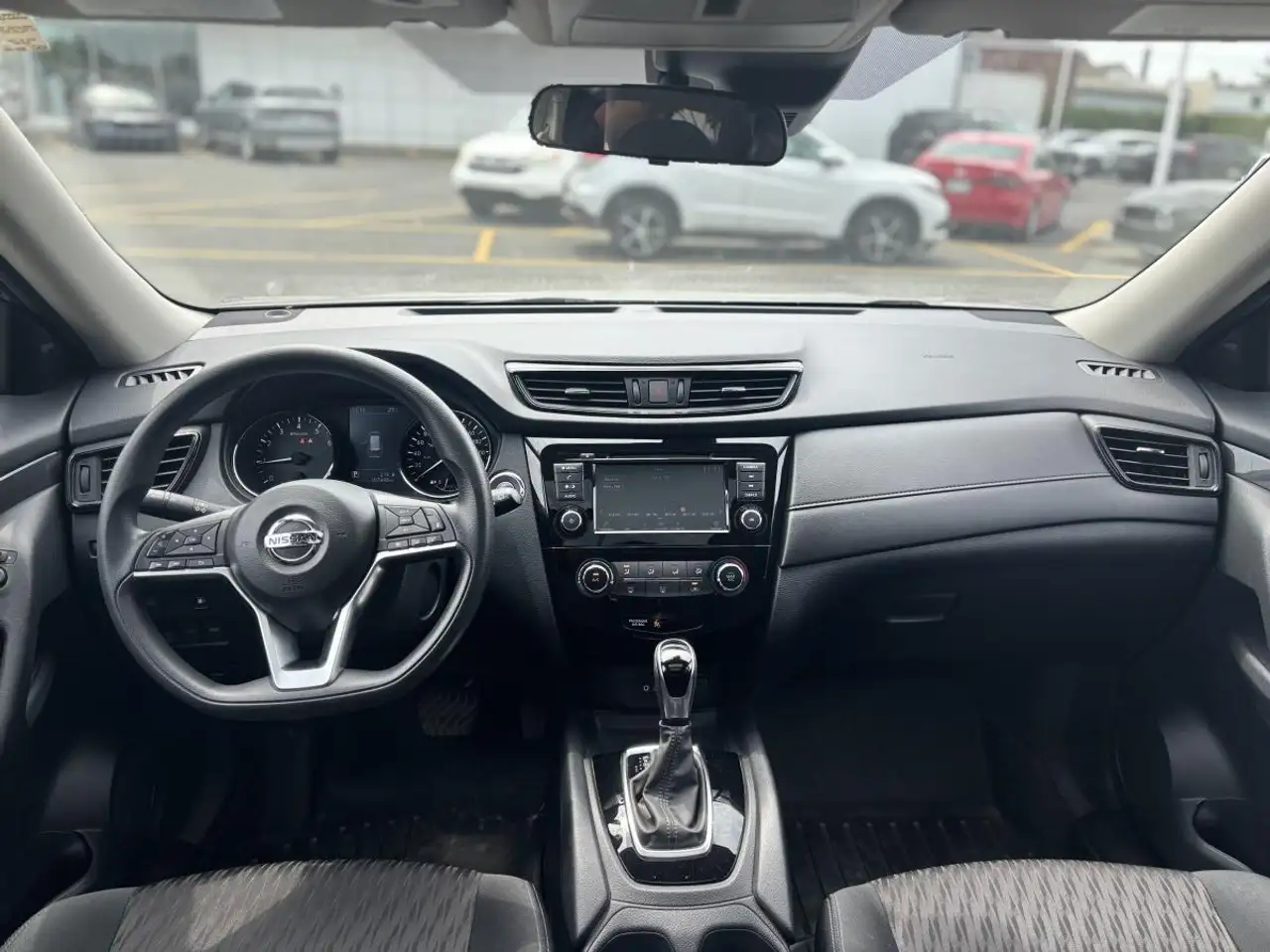 Nissan Rogue fotografie Nissan Rogue