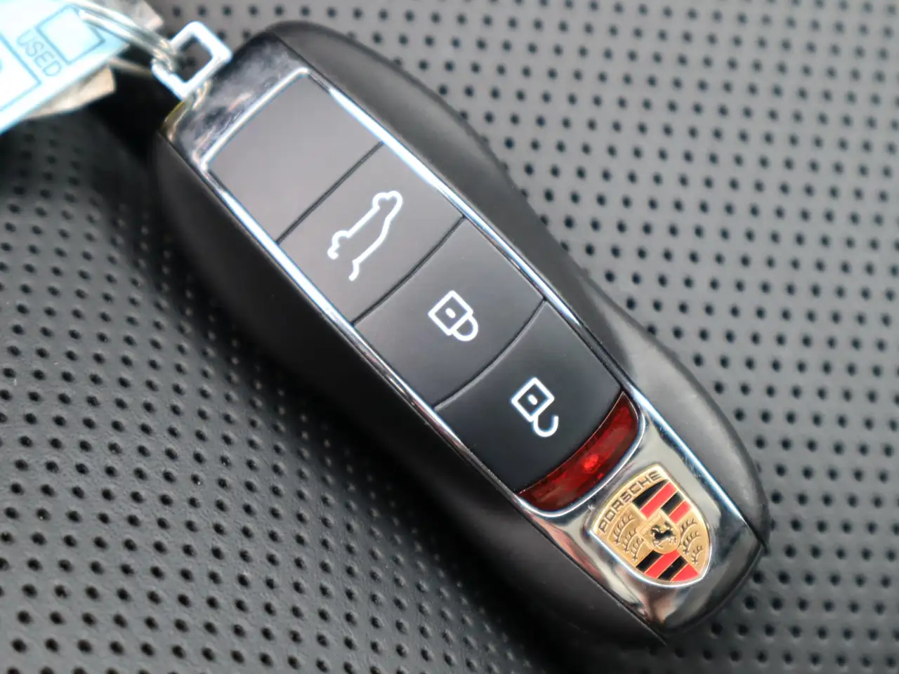 Porsche Macan photo Porsche Macan