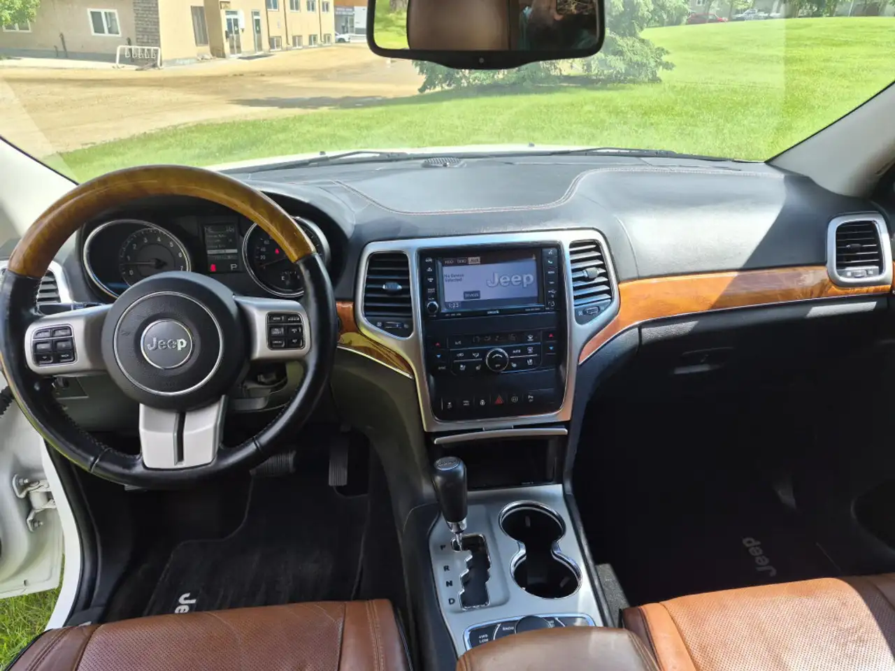 Jeep Grand Cherokee снимка Jeep Grand Cherokee