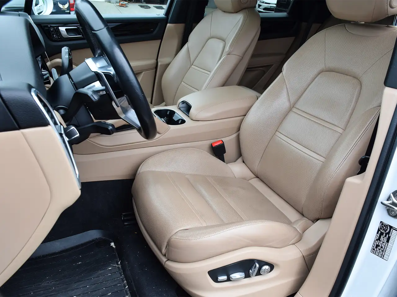 Porsche Cayenne снимка Porsche Cayenne