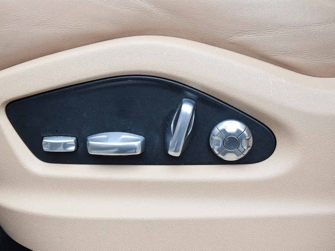 Porsche Cayenne снимка Porsche Cayenne
