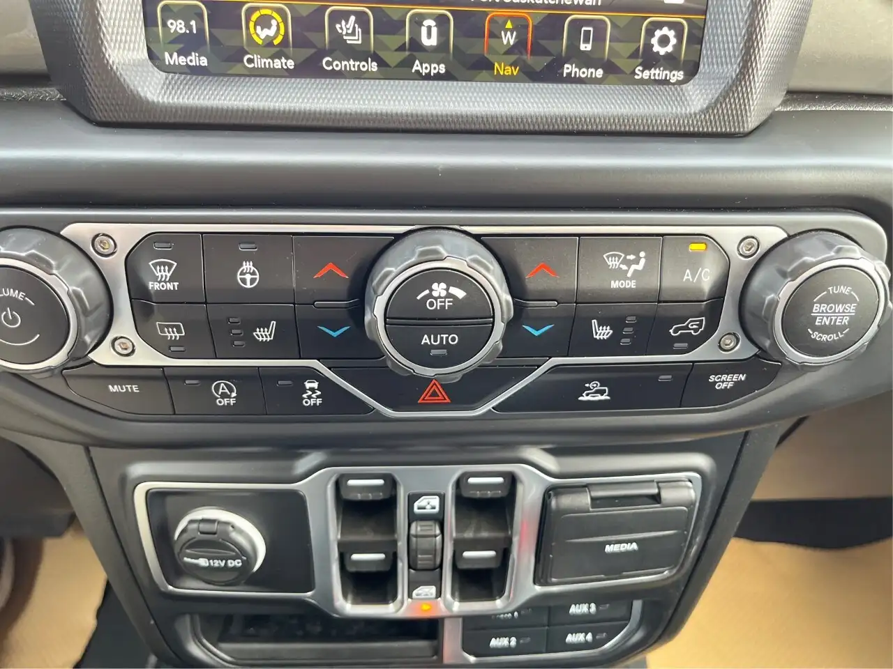 Jeep Wrangler снимка Jeep Wrangler