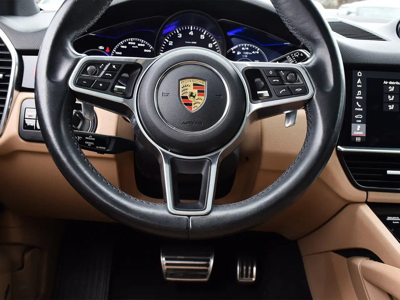 Porsche Cayenne снимка Porsche Cayenne