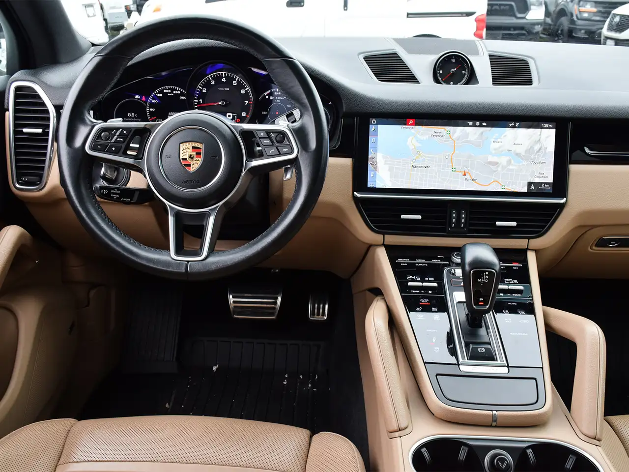 Porsche Cayenne снимка Porsche Cayenne