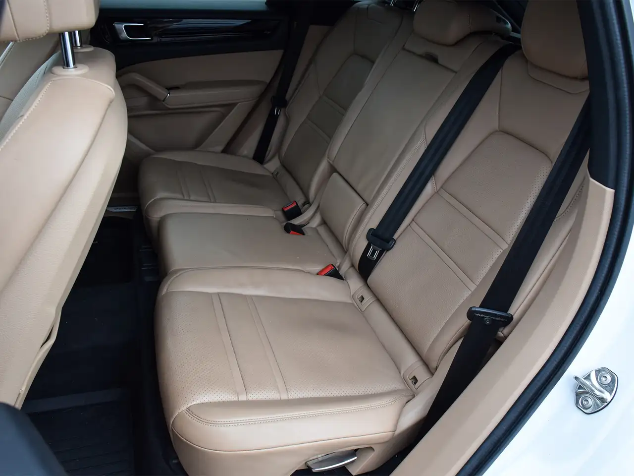 Porsche Cayenne снимка Porsche Cayenne