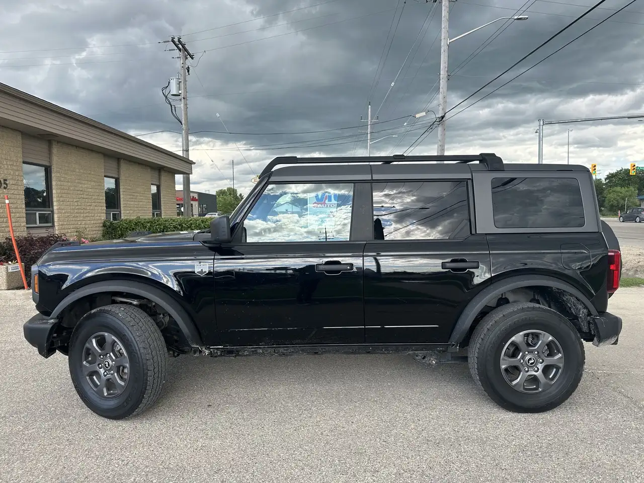 Ford Bronco photo Ford Bronco
