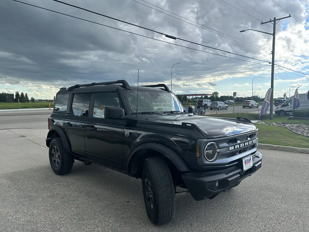 Ford Bronco photo Ford Bronco