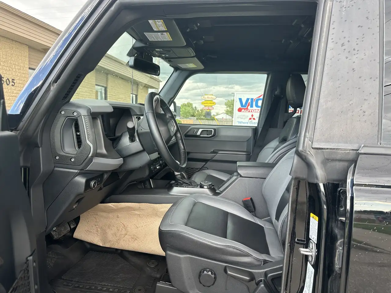 Ford Bronco photo Ford Bronco