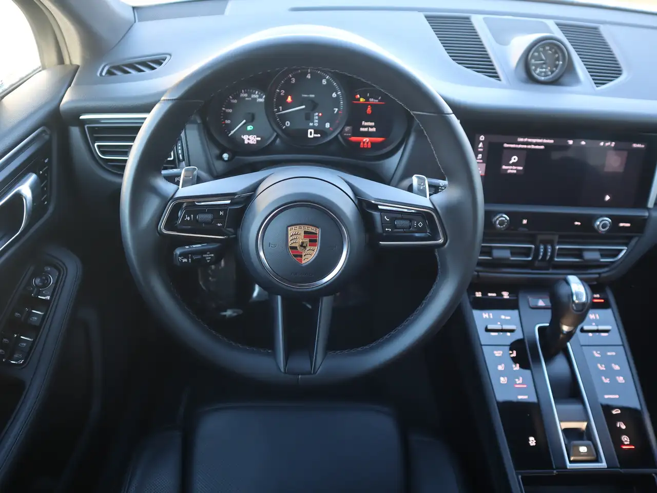Porsche Macan снимка Porsche Macan