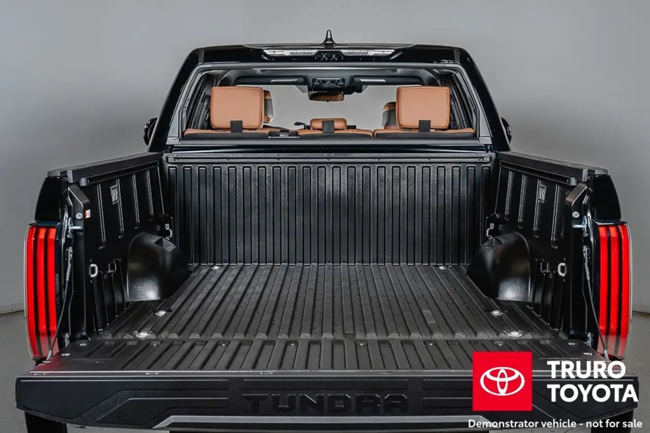 Toyota Tundra снимка Toyota Tundra