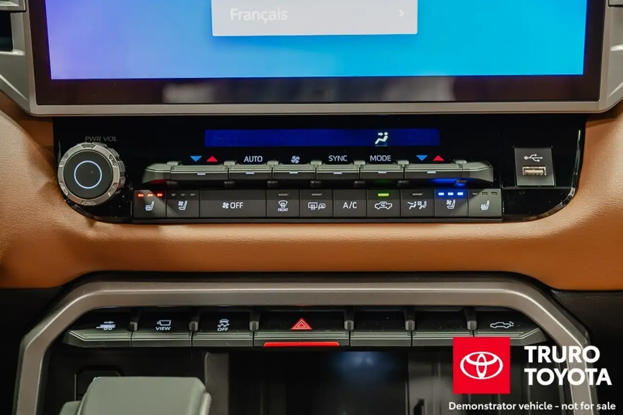 Toyota Tundra снимка Toyota Tundra