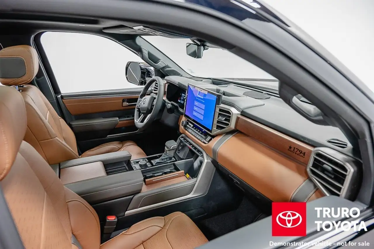 Toyota Tundra снимка Toyota Tundra